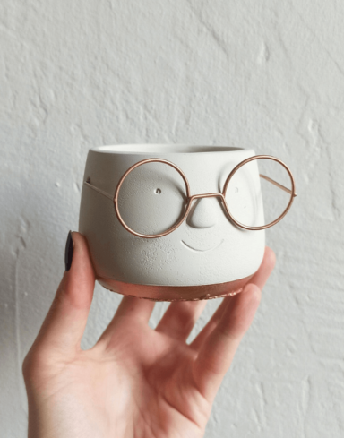 Cache-pot visage à lunettes alternative